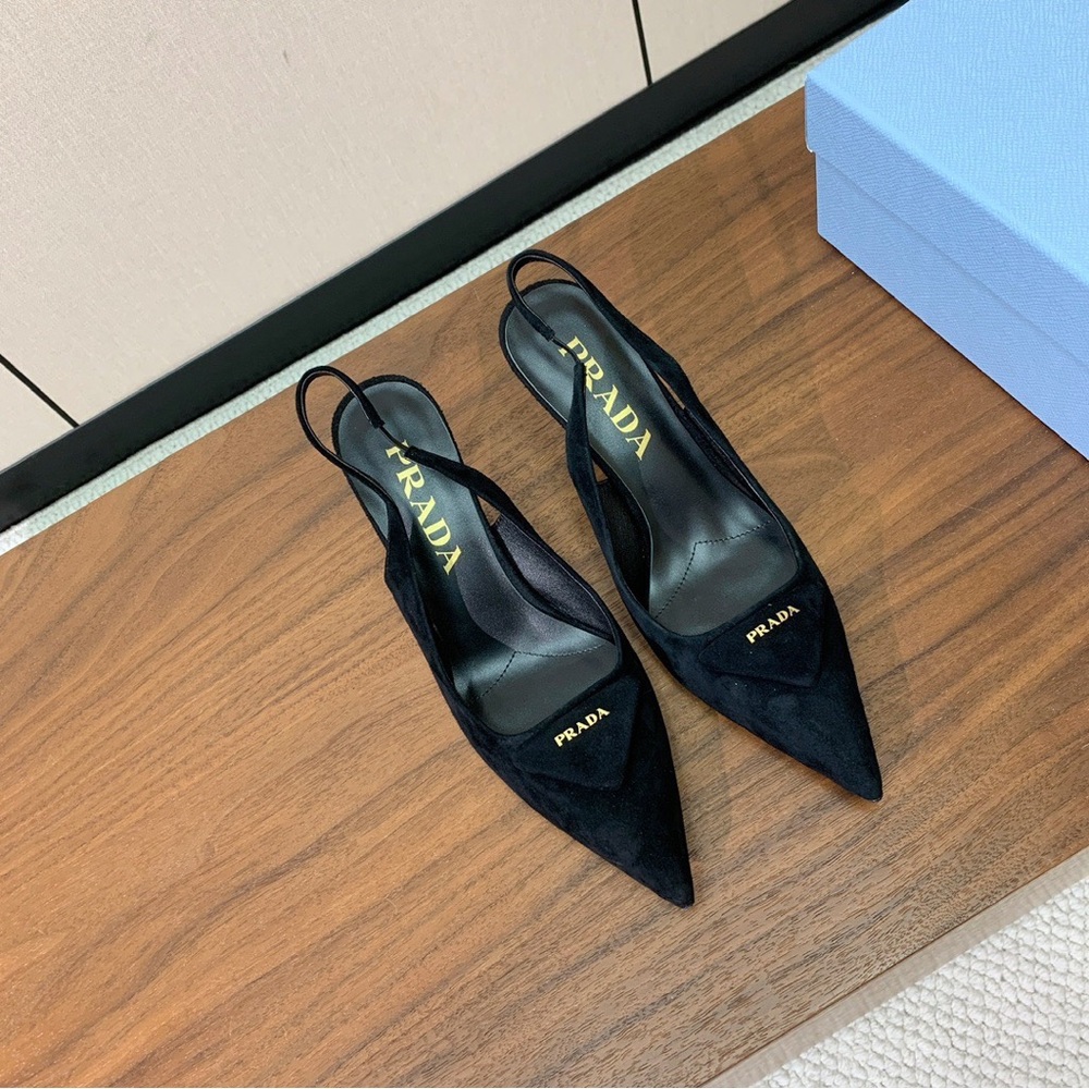 Prada Sophisticated Black Pointed Heels - Picture 2 of 9